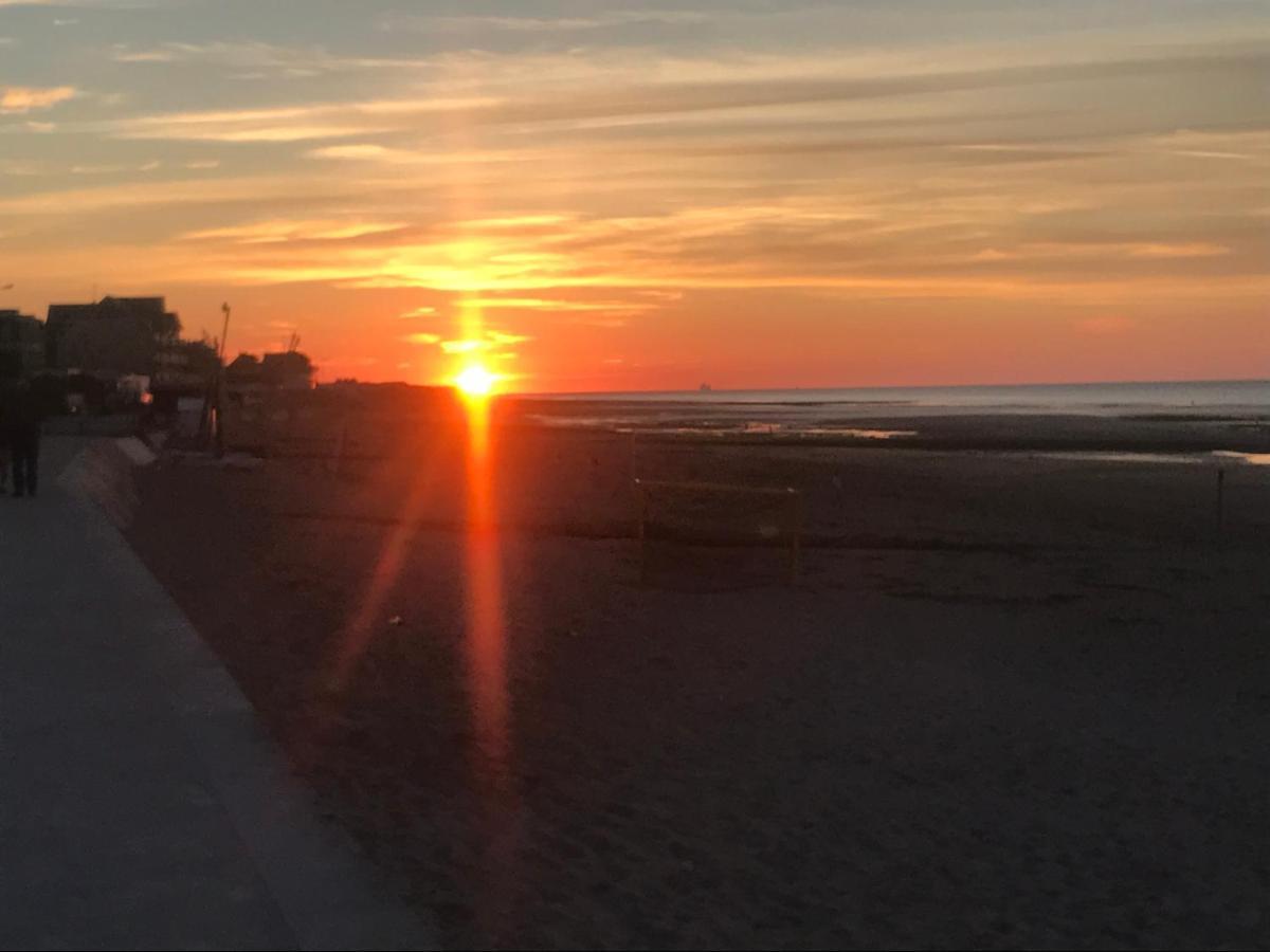 Aux Gres Des Vagues Apartman Lion-sur-Mer Kültér fotó